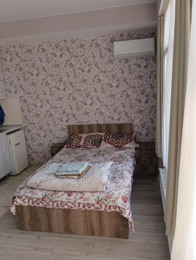 Mary'S Cozy & Lovely Studio On Very Quiet Khosharauli Street Тбилиси Экстерьер фото